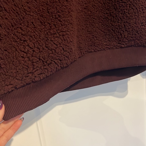 American Eagle Sherpa Plush Eggplant CrewNeck Sweater Size S - Picture 5 of 6